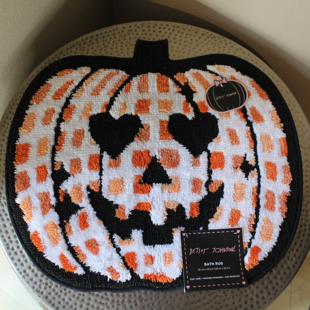 Betsey Johnson Pumpkin Jack O' Lantern Halloween Bath Rug NWT